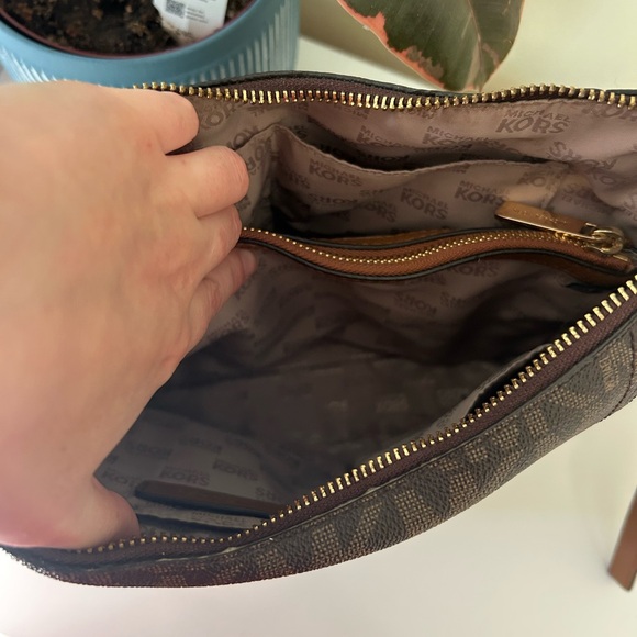 Michael Kors Handbag - Picture 3 of 10